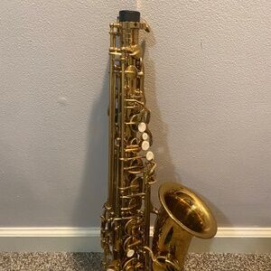 Eb Alto saxophone for beginners.